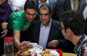 قاضی‌زاده هاشمی: نه عیدی می‌دهم، نه می‌گیرم! + فیلم 