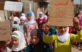 بالصور: وقفة احتجاجية لاهالي الفوعة وكفريا في الذكرى الثالثة للحصار التكفيري