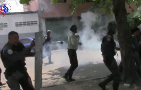 بالفيديو.. ماالذي حدث بالضبط في السجن الفنزويلي الذي خلف 68 قتيلا؟