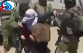 جدال دردناک مادر و دختر فلسطینی با نظامیان صهیونیستی