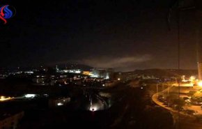 نماینده صهیونیست: غرب به حملاتش به سوریه ادامه دهد