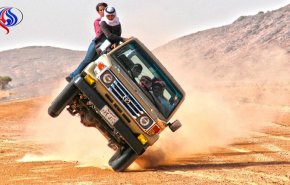 شاب متهور كاد أن يتسبب في حادث مروع + فيديو
