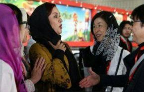 واکنش جالب مریلا زارعی به میهمان خارجی که می خواست به او دست بدهد! + فیلم