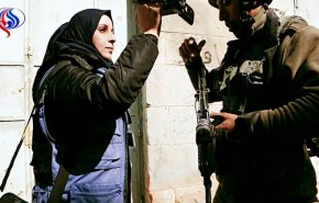 الاحتلال يعتقل الصحافية الفلسطينية منال الجعبري في الخليل