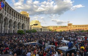 تجمع مخالفان دولت ارمنستان در ایروان

