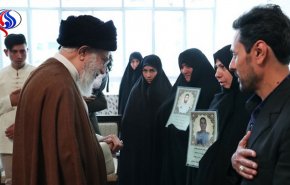دیدار خانواده‌های ۲ شهید نیروی انتظامی با رهبر انقلاب
