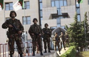 الجيش الجزائري يدمر أوكار المسلحين شمال شرقي البلاد
