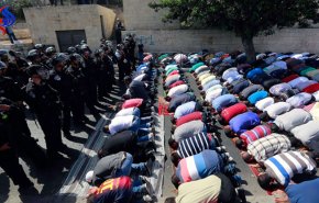 شرکت 120 هزار فلسطینی در نخستین نمازجمعه ماه مبارک رمضان در مسجد الاقصی
