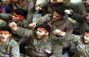 القوات الإيرانية في سوريا… كلاشينكوف الحل السياسي