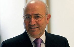 محمود عباس يمنح غازي العريضي الجنسية الفلسطينية