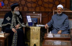 مصر تمنع ذكر اسم شيخ الأزهر وبابا الإسكندرية دون ألقاب
