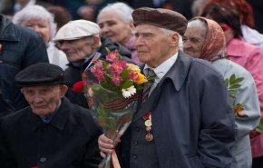 توقع.. كم سنة يعمل المعمرون الروس!؟