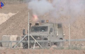 شاهد..فلسطينون لا يهابون رصاص الاحتلال الحي!