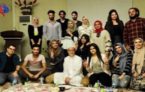 بالصور.. سفير اليابان بالزي العراقي يقيم مأدبة إفطار لطلبة إحدى الكليات ببغداد
