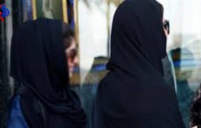 شاهد.. أميرة سعودية تتناول مشروبات كحولية في نهار رمضان!