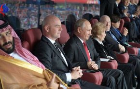 شاهد.. الدب الروسي يتفوق على الدب الداشر 

