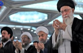 اقامة صلاة عيد الفطر السعيد بامامة قائد الثورة الاسلامية
