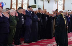 بالصور.. الرئيس الأسد يؤدي صلاة العيد في طرطوس