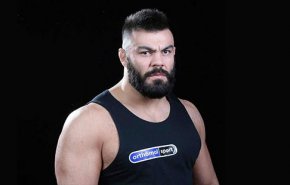 مبارزه علی اکبری با رقیب سرشناس لهستانی در لندن