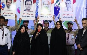بالصور.. ایران تكرم اساتذة الجامعات المحظورين من اميركا وأسر شهداء الطاقة النووية