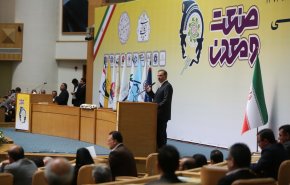 آمریکایی ها در تلاشند با كمک سعودی ها توليد نفت در سطح جهان را افزايش دهند/ كشوری كه بخواهد جای ايران را در بازار نفت بگيرد تقاص کارش را می دهد