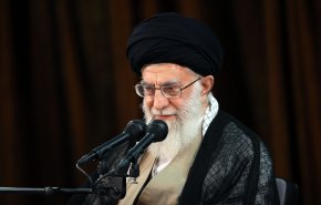 تصور حل مشکلات از راه مذاکره یا رابطه با آمریکا خطایی واضح است/ مذاکرات با اروپا را قطع نکنید اما نباید معطل بسته اروپایی ماند