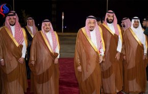 بحضور الأمراء والوزراء...لقاء مهم للملك سلمان في جدة 