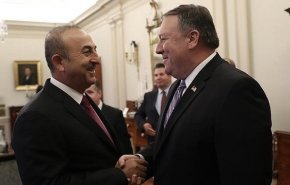 رایزنی تلفنی وزیر خارجه ترامپ با همتای ترکیه‌ای درباره «کشیش آمریکایی»