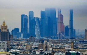 سقوط رجل من ناطحة سحاب بموسكو
