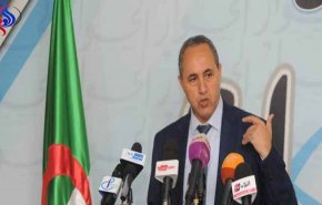 وزير الثقافة الجزائري یعري تمثال عين الفوارة!