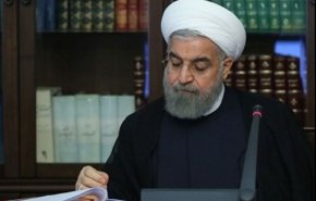 الرئيس روحاني يهنئ باليوم الوطني في سنغافورة