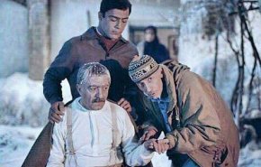 عکس/ آخرین روز کاری زنده یاد علی حاتمی در پشت صحنه فیلم ناتمام «تختی» در کنار عزت‌الله انتظامی