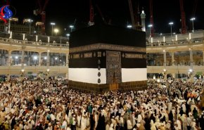 الكعبة المشرفة تلبس حلتها الجديدة فجر عرفة+صور