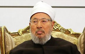 هجوم واسع على «القرضاوي» بعد دعوته لمقاطعة «الحج»
