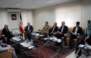 هشدار خرازی به معاون وزیر خارجه انگلیس درباره پیامدهای عدم‌انتفاع ایران از برجام
