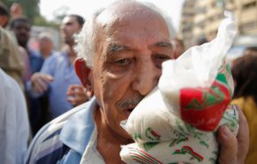 قرار حكومي يثير مخاوف المصريين من تكرار أزمة السكر