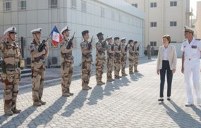 فرنسا تتهم روسيا بالتجسس على قواتها المسلحة من الفضاء