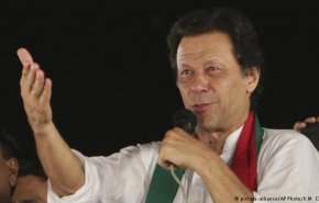 عمران‌خان از پاکستانی‌های خارج از کشور درخواست کمک کرد
