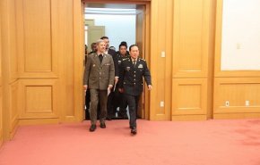 وزیر دفاع ایران از مرکز آموزش فضانوردان و چند مرکز نظامی و صنعتی چین بازدید کرد