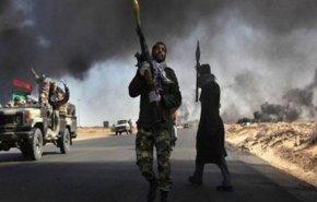 رئيس المؤسسة الوطنية للنفط الليبية يدعو لوقف القتال في طرابلس 