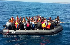 إنقاذ أكثر من 450 مهاجرا قبالة شواطئ إسبانيا