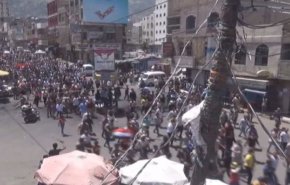 شاهد: اتهامات وتهديدات بين المجلس الانتقالي الجنوبي وحكومة هادي 