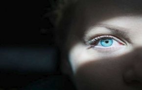 7 ممارسات يومية تهدد صحة العين
