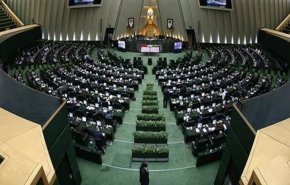 البرلمان الايراني يمنح الثقة لأربعة وزراء