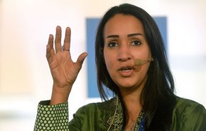 منال الشريف تلغي حسابيها في تويتر وفيسبوك والسبب..