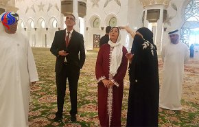 إبن زايد يضع مساجد المسلمين تحت اقدام الاسرائيليين
