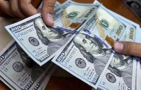 الدولار يتراجع مع تقدم الديمقراطيين