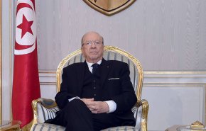السبسي يلوح بالاستقالة على خلفية أزمة التعديل الوزاري