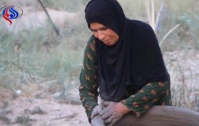 شاهد بالفيديو.. صناعة تنور الطین التقليدية في أرياف مدينة آبادان