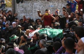 بالصور.. الآلاف يشيعون شهداء خانيونس السبعة